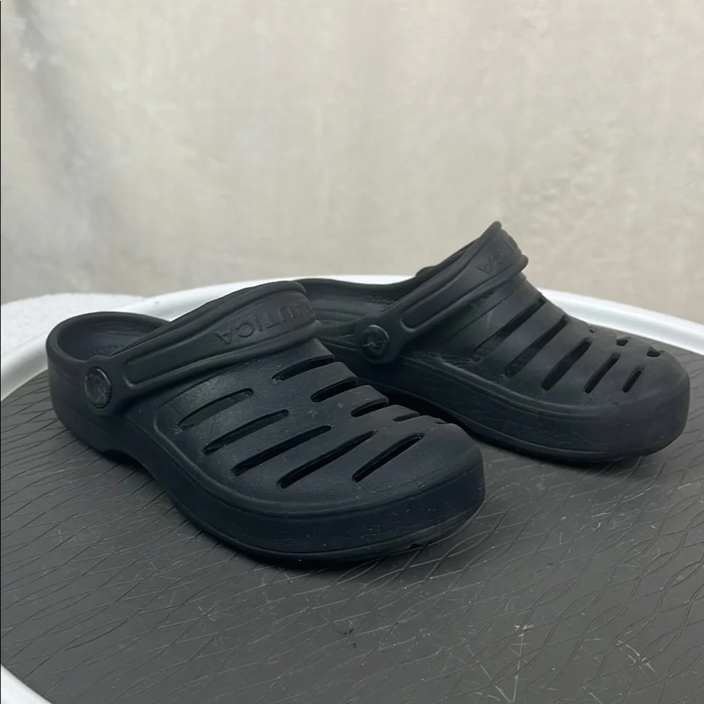Nautica Kids Black Clogs Size 13 water shoe
